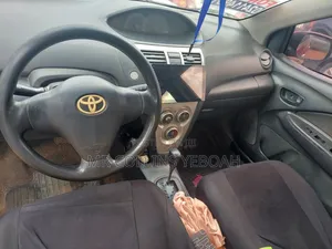 Toyota Yaris 2010 Red