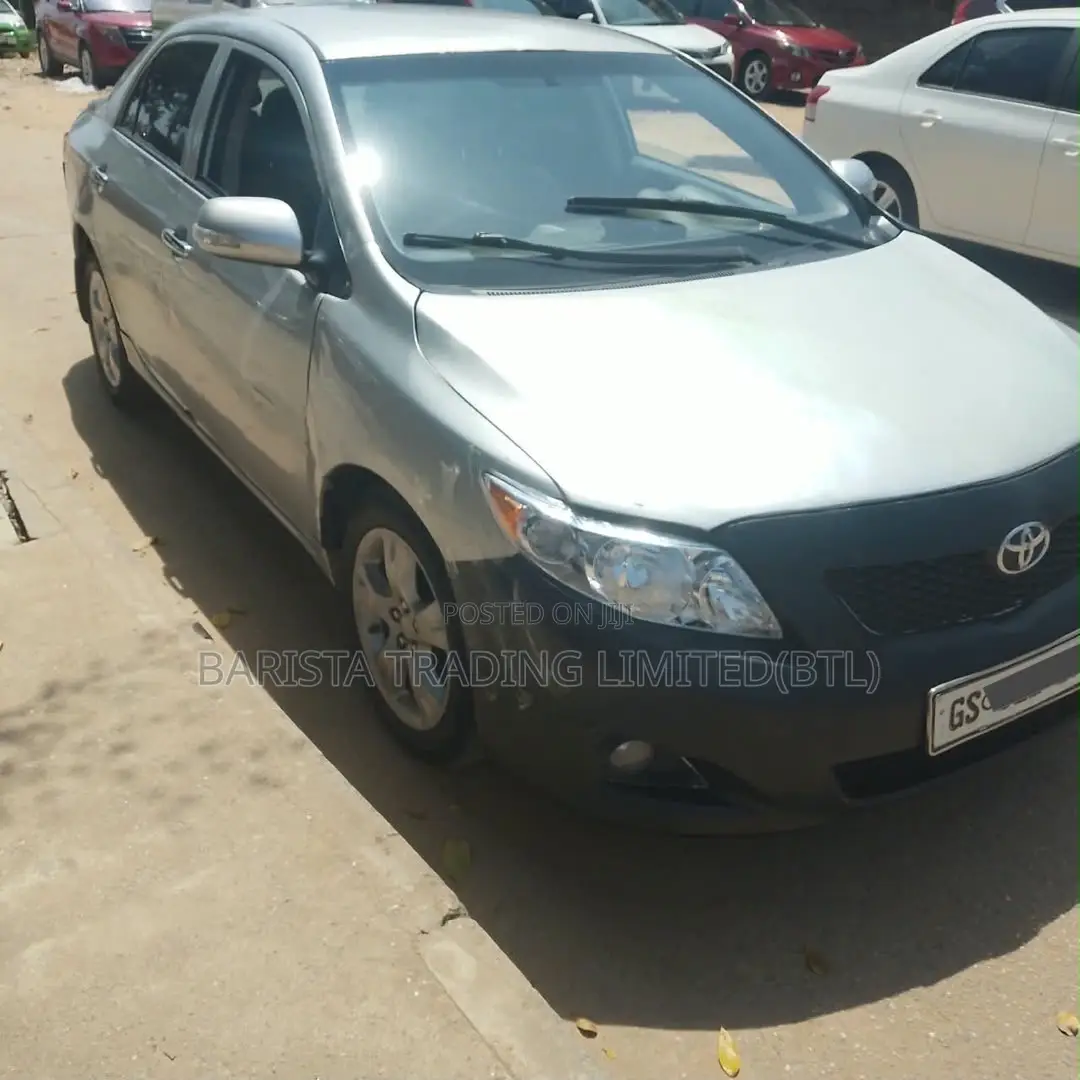 Toyota Corolla LE 4dr Sedan (1.8L 4cyl 4A) 2010 Silver