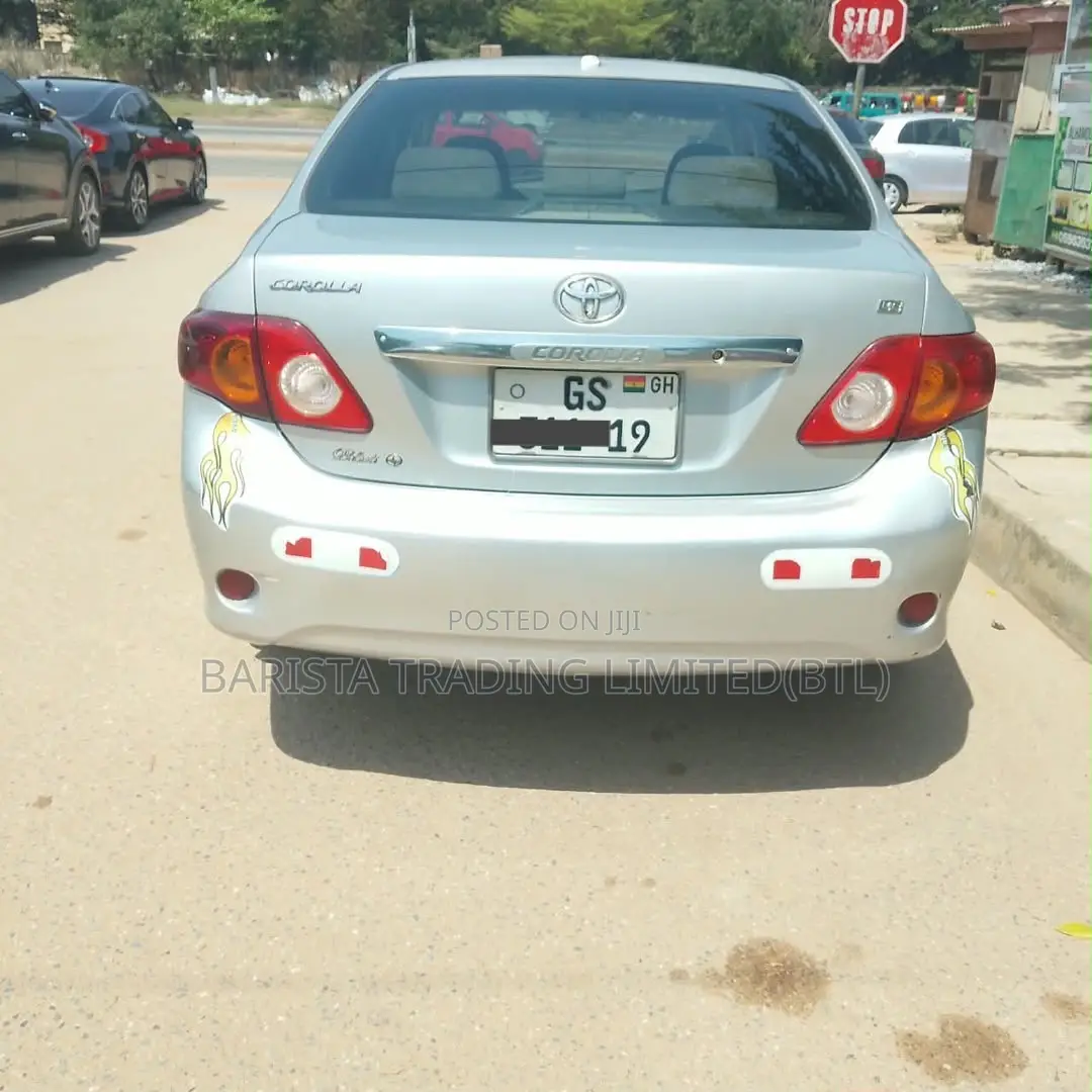 Toyota Corolla LE 4dr Sedan (1.8L 4cyl 4A) 2010 Silver