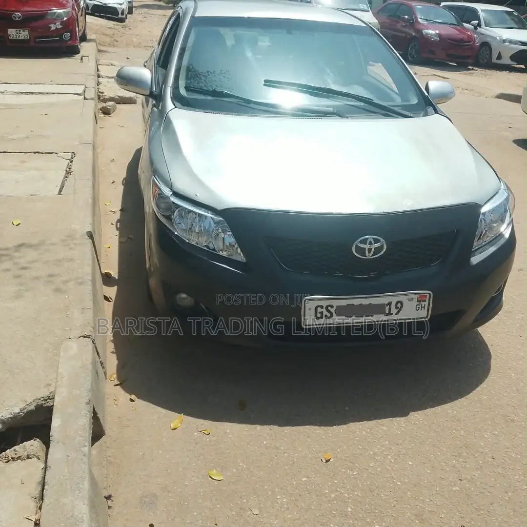 Toyota Corolla LE 4dr Sedan (1.8L 4cyl 4A) 2010 Silver