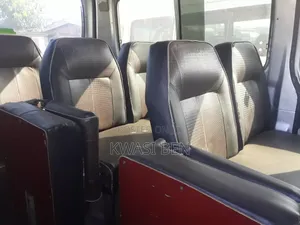 Nissan Caravan (Urvan) 2006 Grey