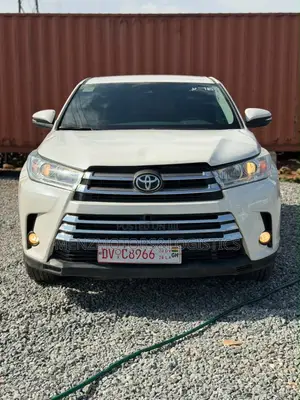 Toyota Highlander LE 2019 White