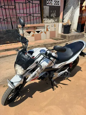 Honda CB 2012 White