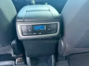 Toyota Highlander LE 2019 White