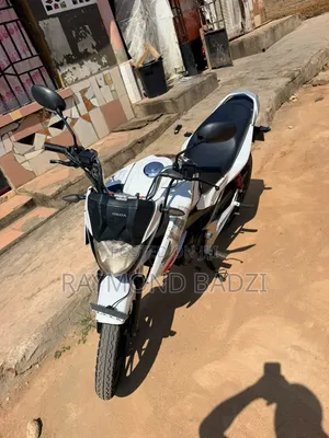 Honda CB 2012 White