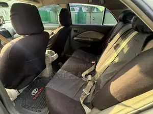 Toyota Belta 2011 Silver