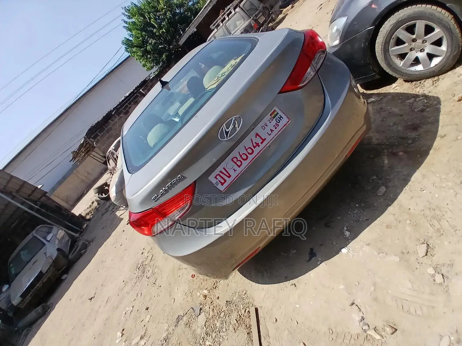 Hyundai Elantra GLS Sedan FWD (1.8L 4cyl 6A) 2013 Silver