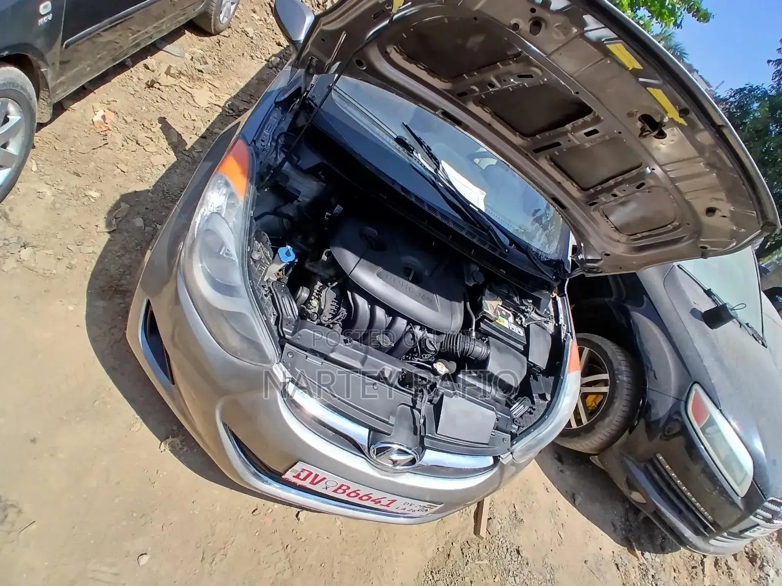 Hyundai Elantra GLS Sedan FWD (1.8L 4cyl 6A) 2013 Silver