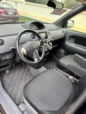 Toyota Sienta 1.5 AWD 2013 Black