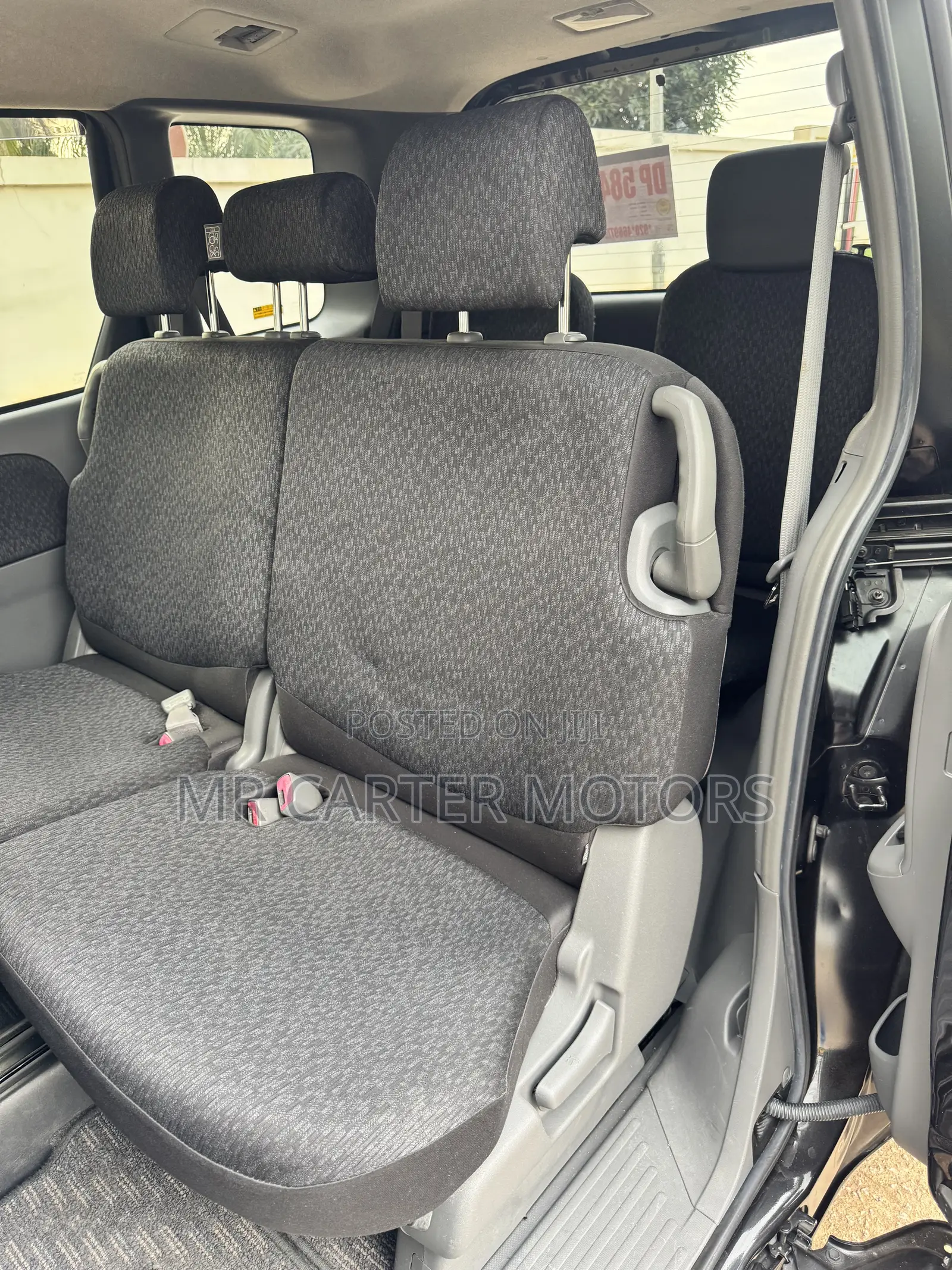 Toyota Sienta 1.5 AWD 2013 Black