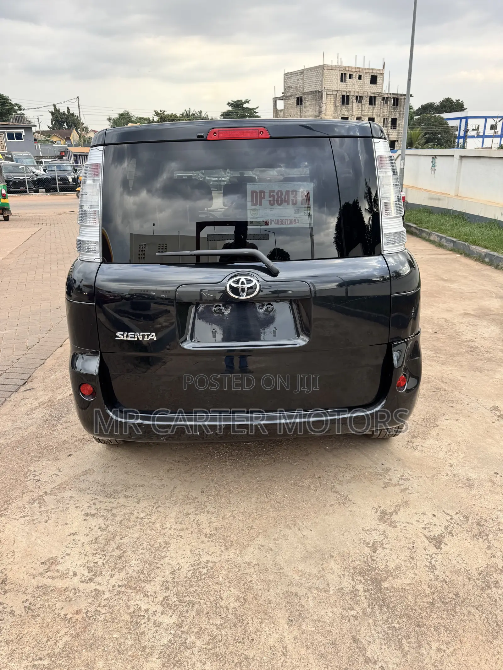 Toyota Sienta 1.5 AWD 2013 Black