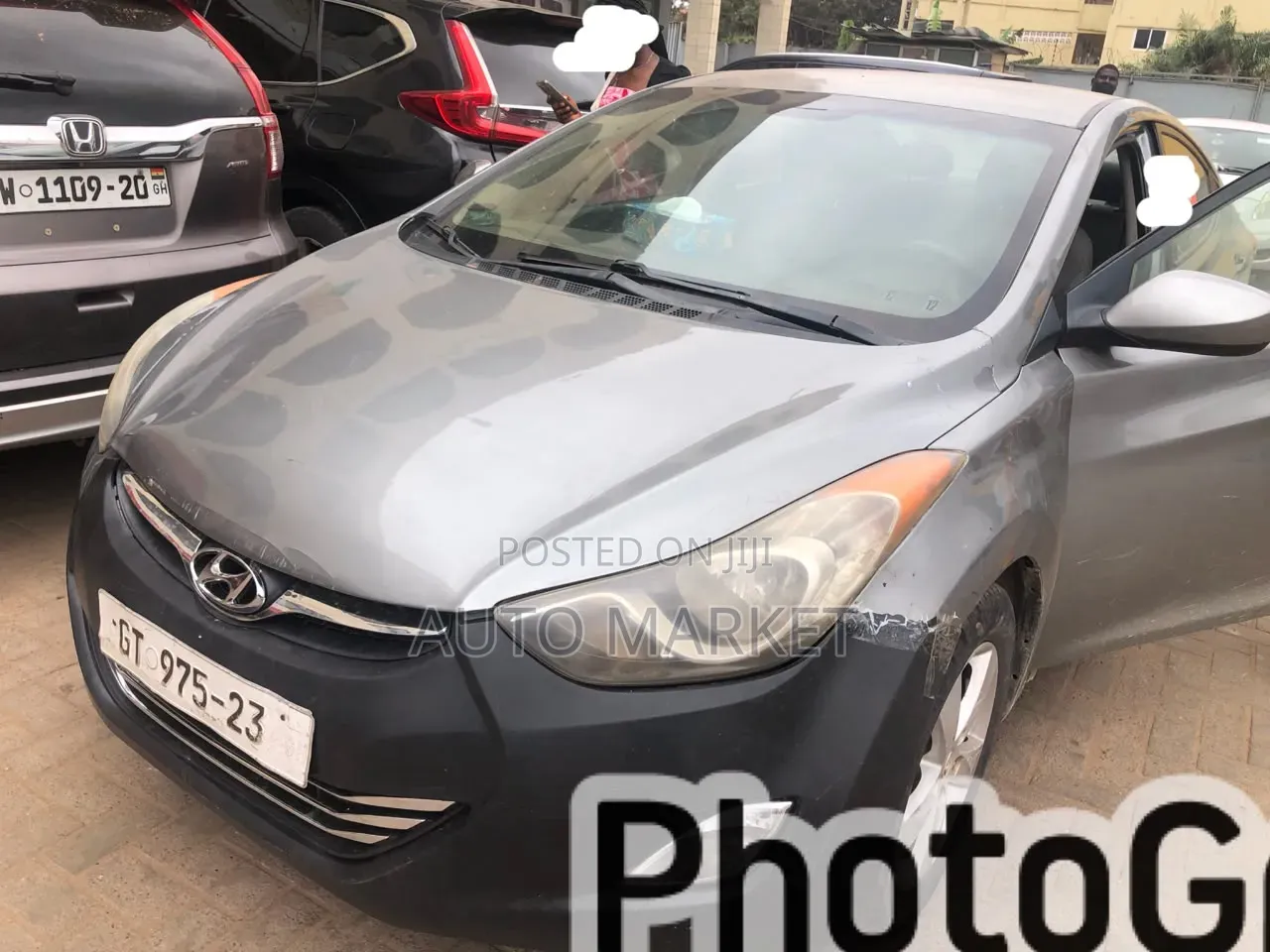 Hyundai Elantra GLS Sedan FWD (1.8L 4cyl 6A) 2013 Gray