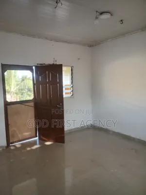 1bdrm Apartment in Tabora, Nyanmekye for rent