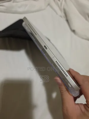 Apple iPad (2025) 128 GB Silver