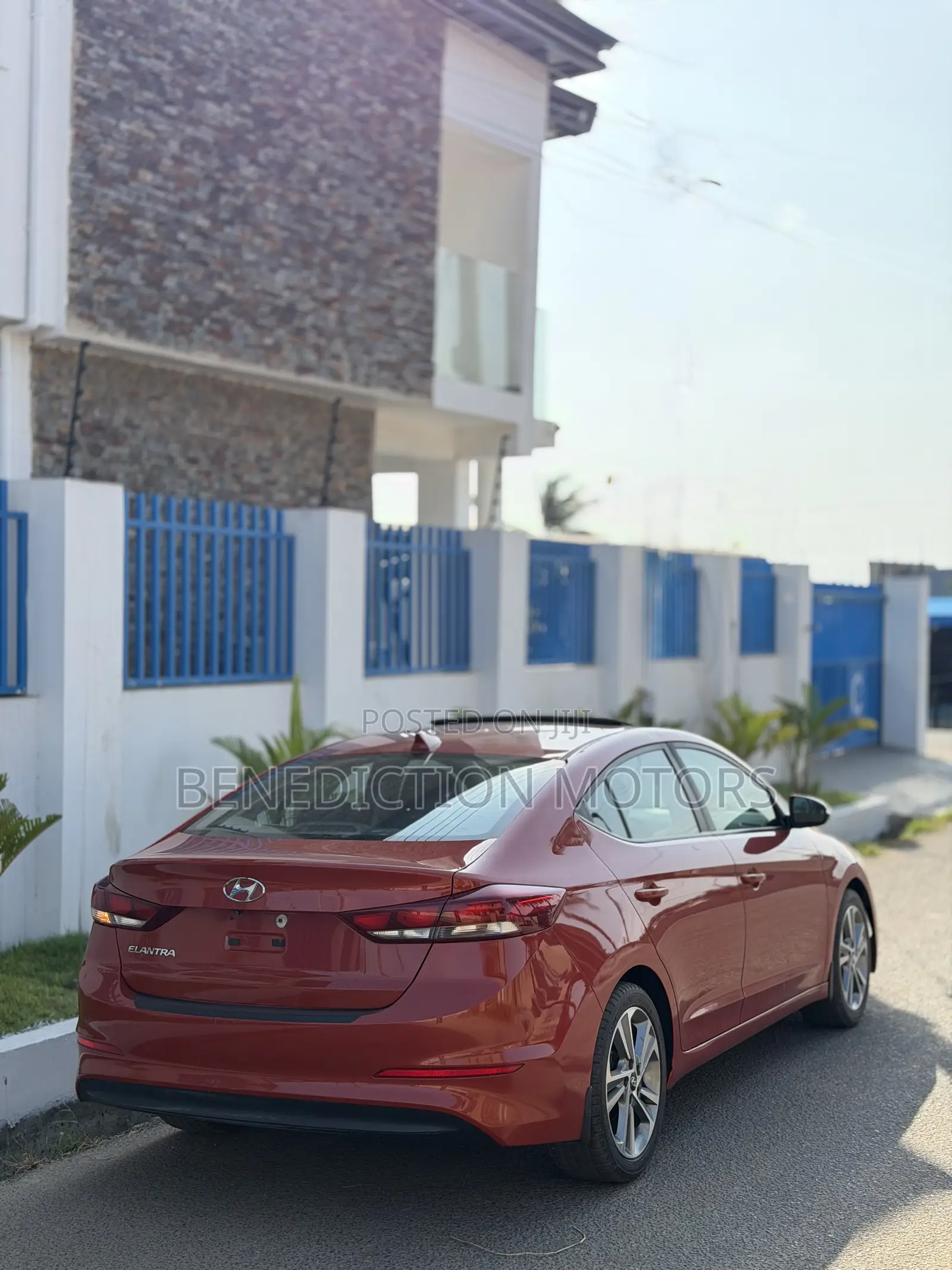 Hyundai Elantra Limited Sedan FWD (2.0L 4cyl 6A) 2017 Orange