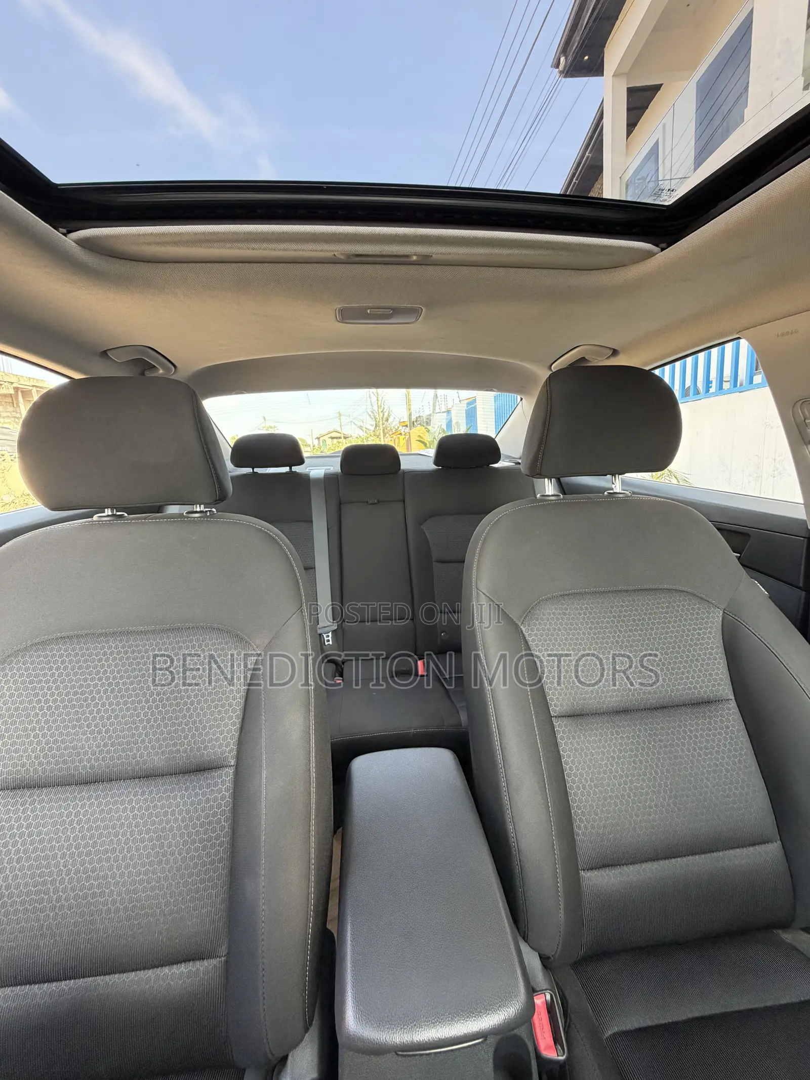 Hyundai Elantra Limited Sedan FWD (2.0L 4cyl 6A) 2017 Orange