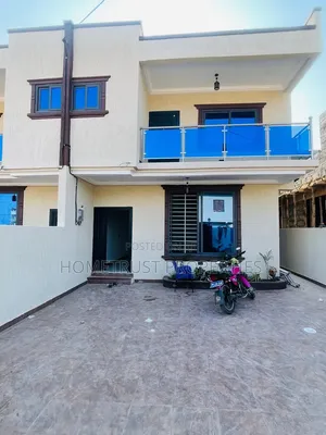 3bdrm Duplex in Kwabenya Acp for sale