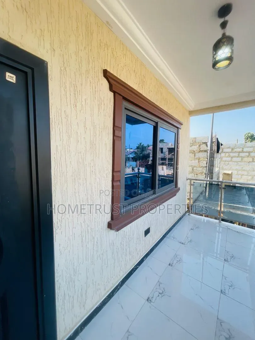 3bdrm Duplex in Kwabenya Acp for sale