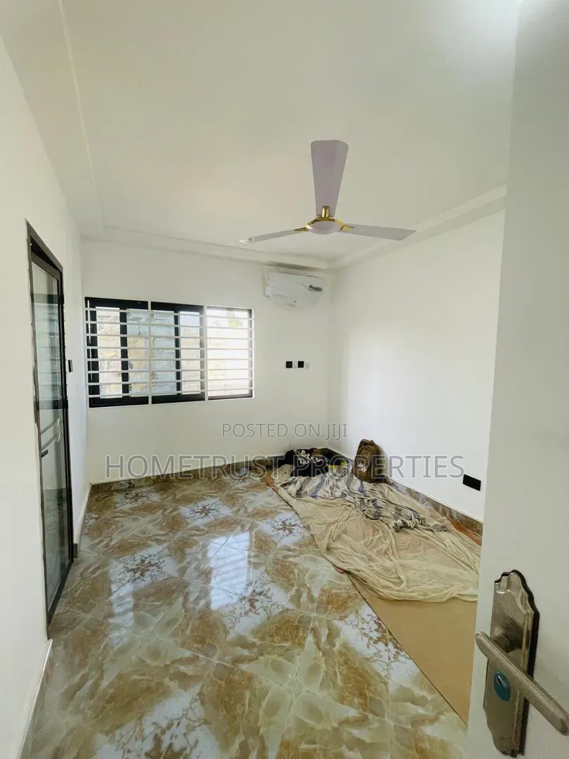 3bdrm Duplex in Kwabenya Acp for sale