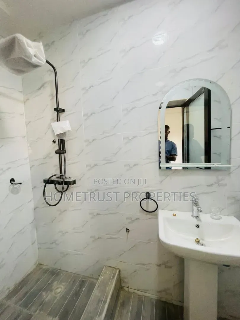 3bdrm Duplex in Kwabenya Acp for sale