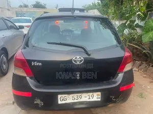 Toyota Yaris 2010 Black