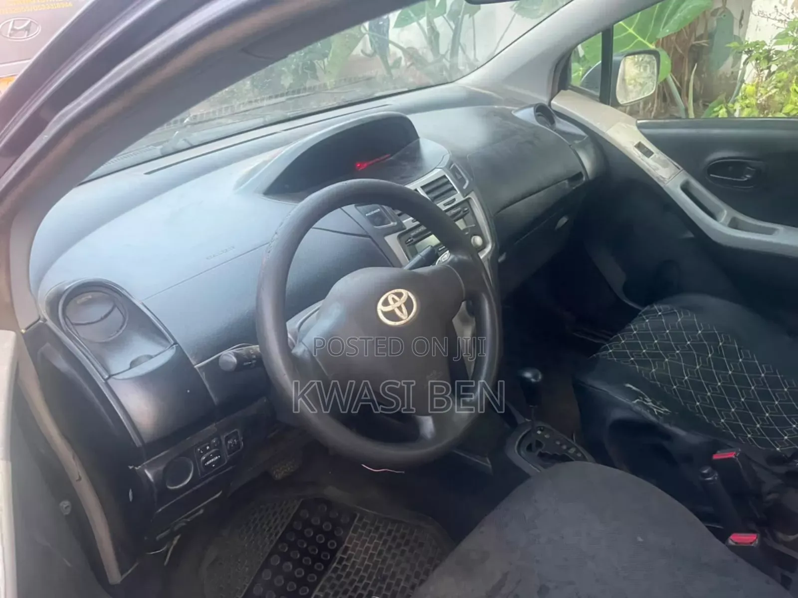 Toyota Yaris 2010 Black
