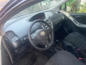 Toyota Yaris 2010 Black