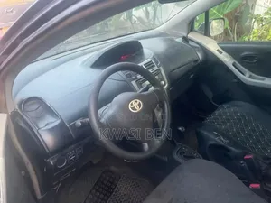 Toyota Yaris 2010 Black