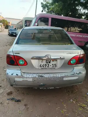 Toyota Corolla 2010 Silver