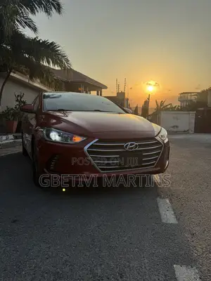 Hyundai Elantra 2018 Red