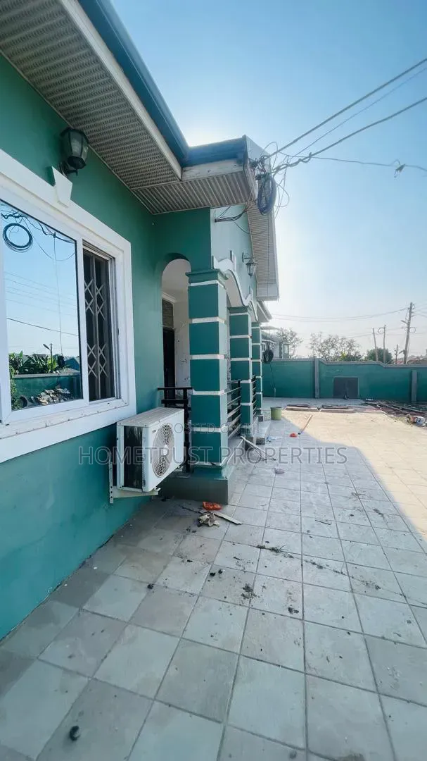 4bdrm House in Kwabenya Franco for rent