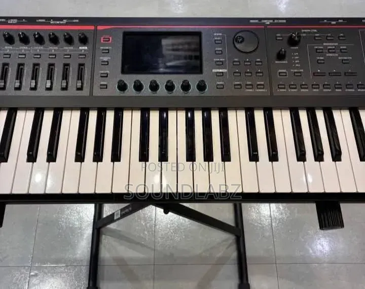 Roland FANTOM-07 76-Key Lightweight Music Workstation Keyboard