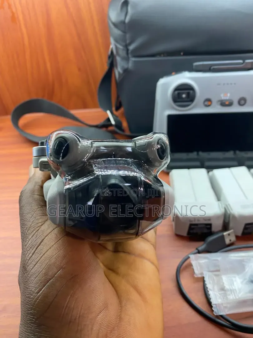 DJI Mini 4 Pro Fly More Combo With Screen Controller 3 Batteries