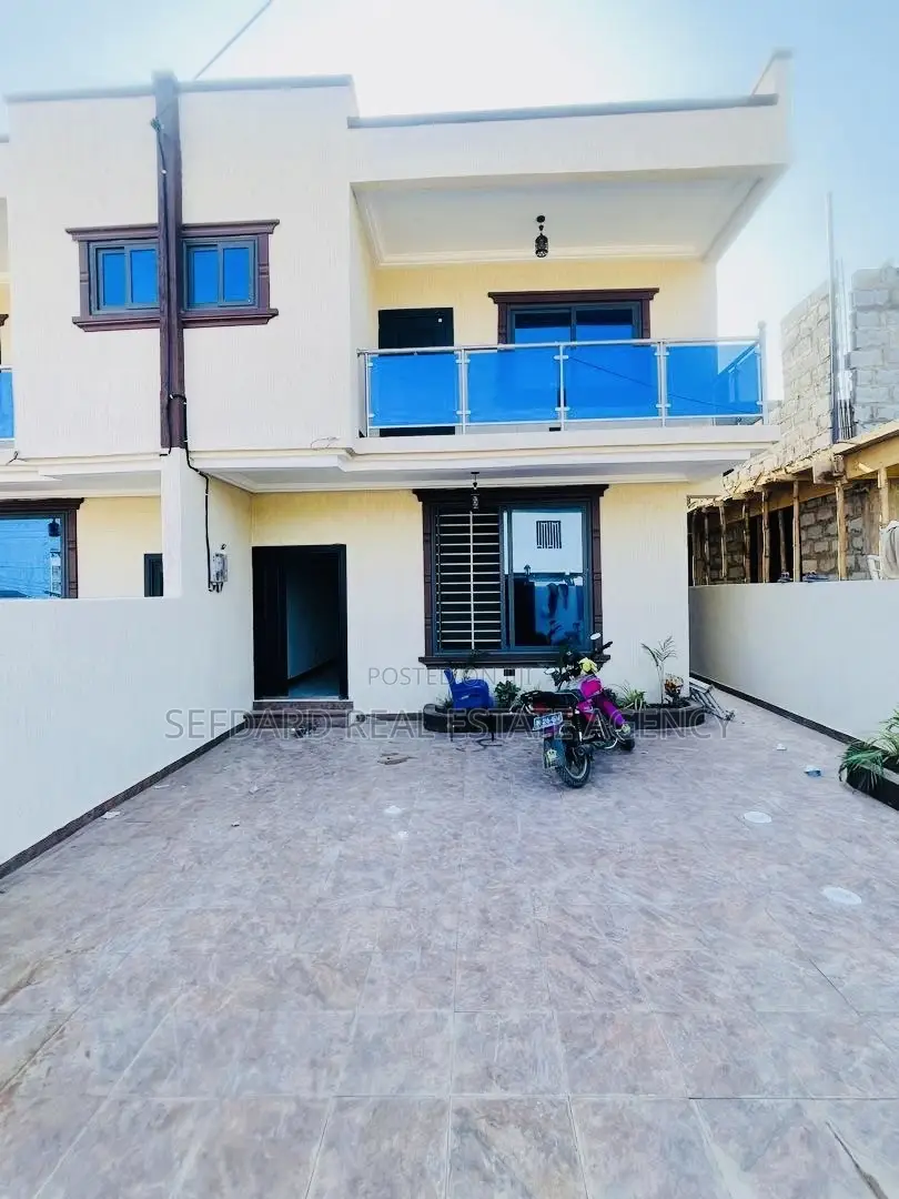 3bdrm House in Sefdard Properties, Kwabenya for sale