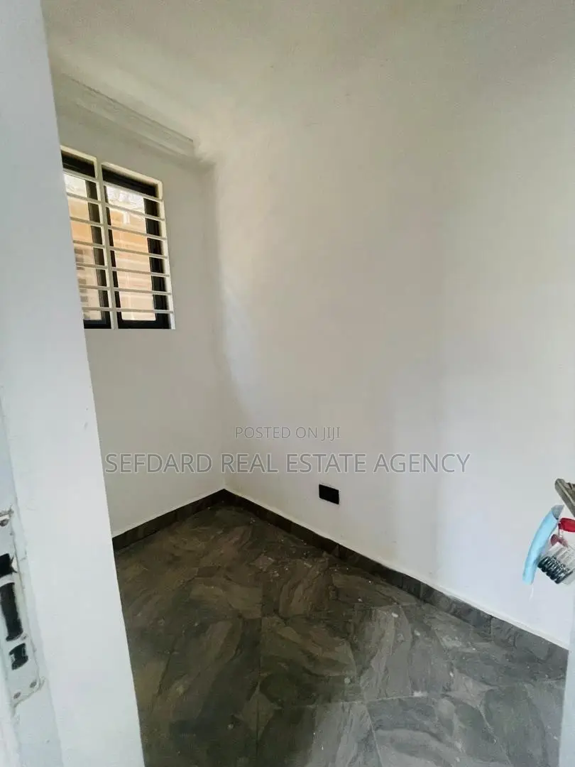 3bdrm House in Sefdard Properties, Kwabenya for sale