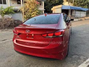 Hyundai Elantra Limited 2018 Red