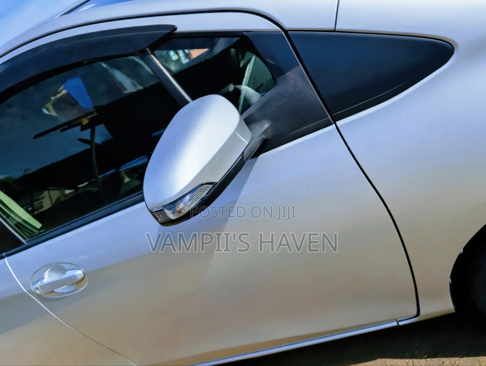 Toyota Vitz 2017 Silver