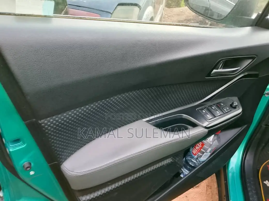 Toyota C-HR 2018 Green