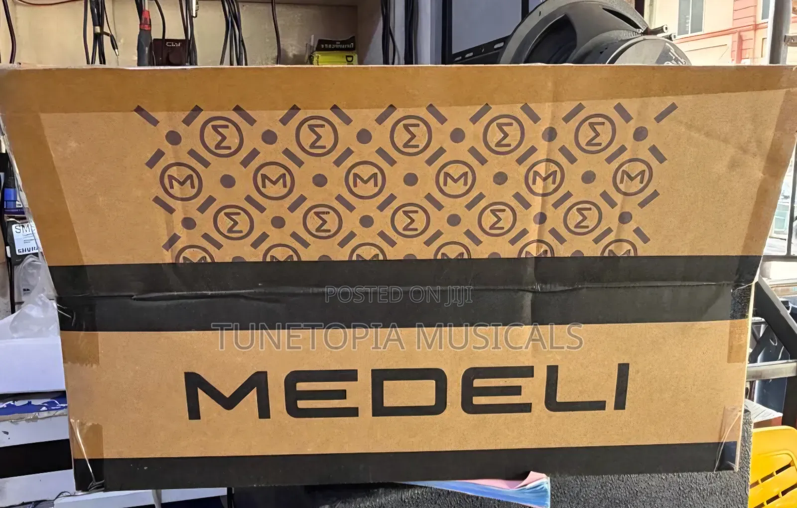 Medeli DD112 Is a Compact, Portable Tabletop Electronic Drum