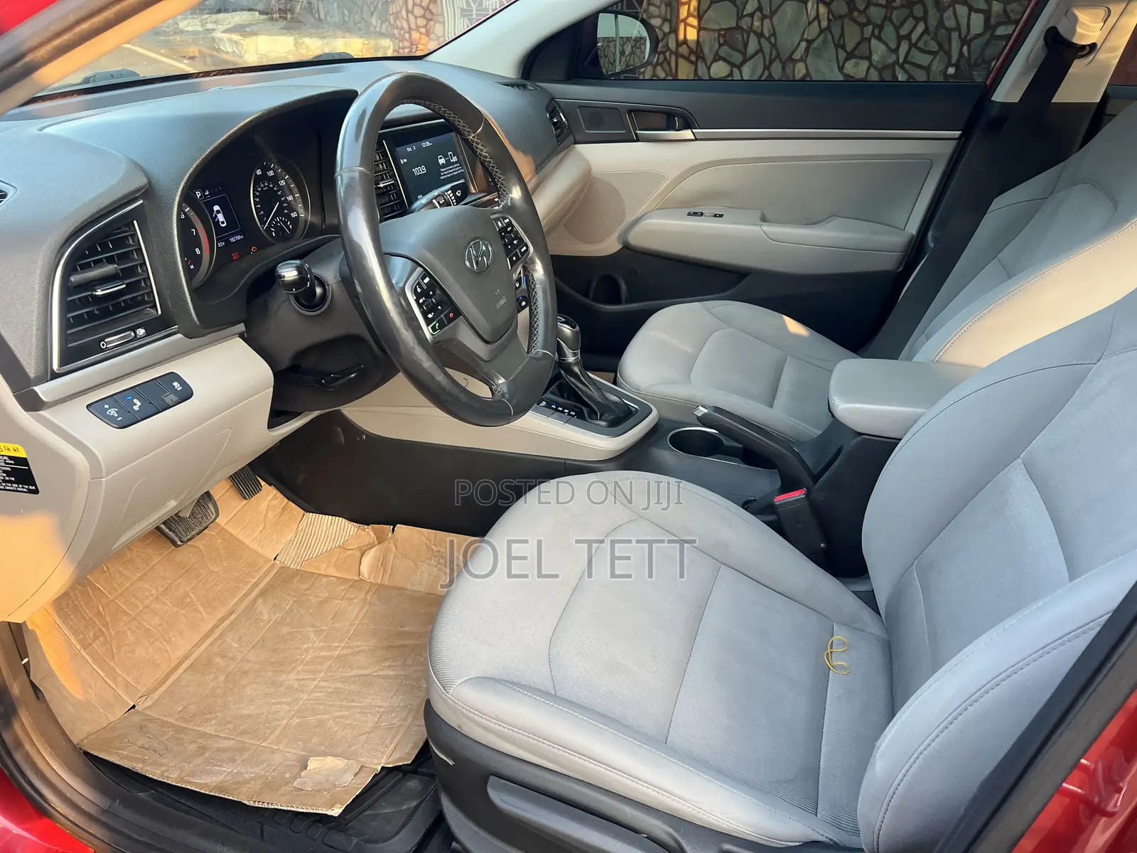 Hyundai Elantra 2018 Red
