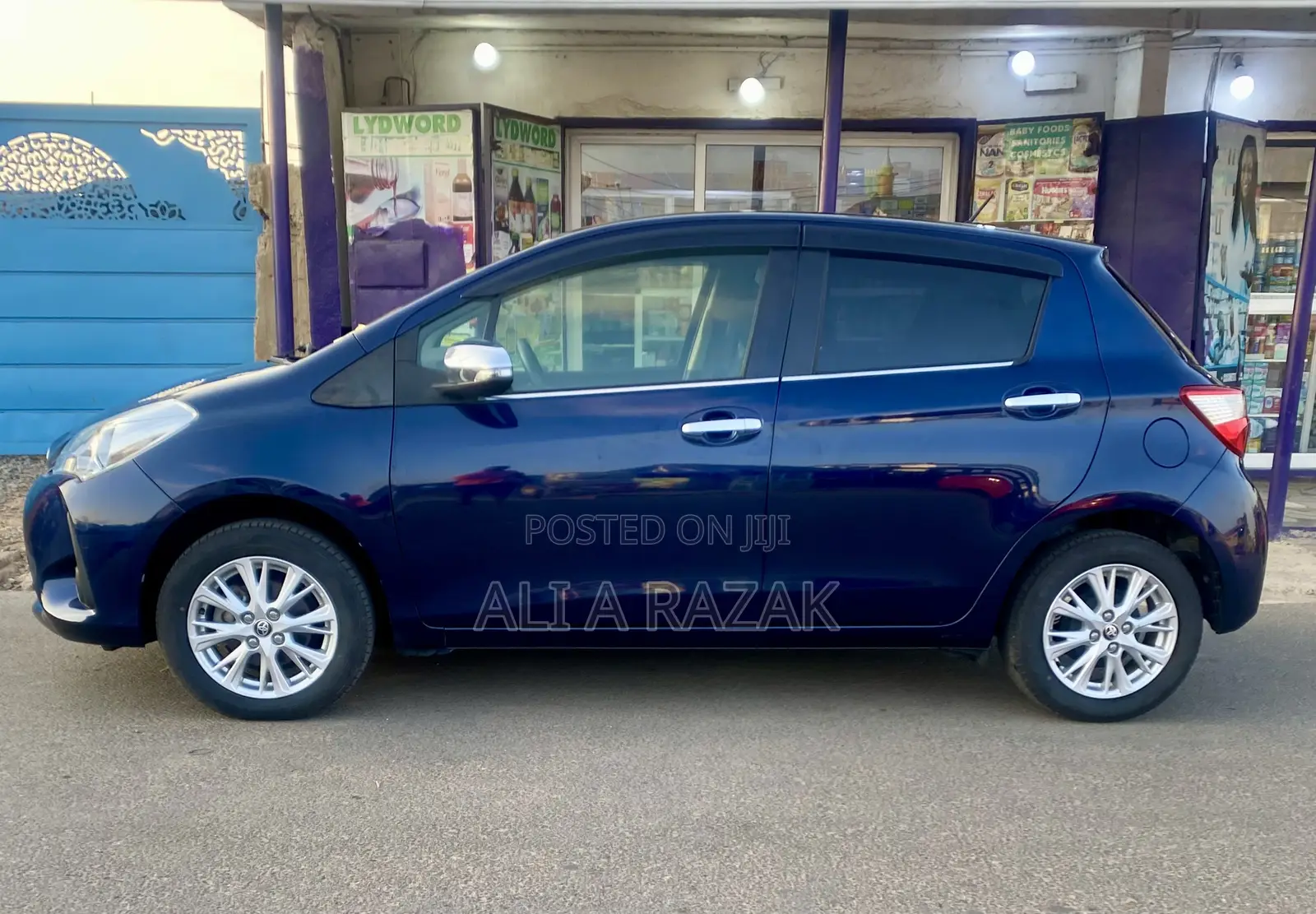 Toyota Vitz 1.3 FWD 5dr 2017 Purple