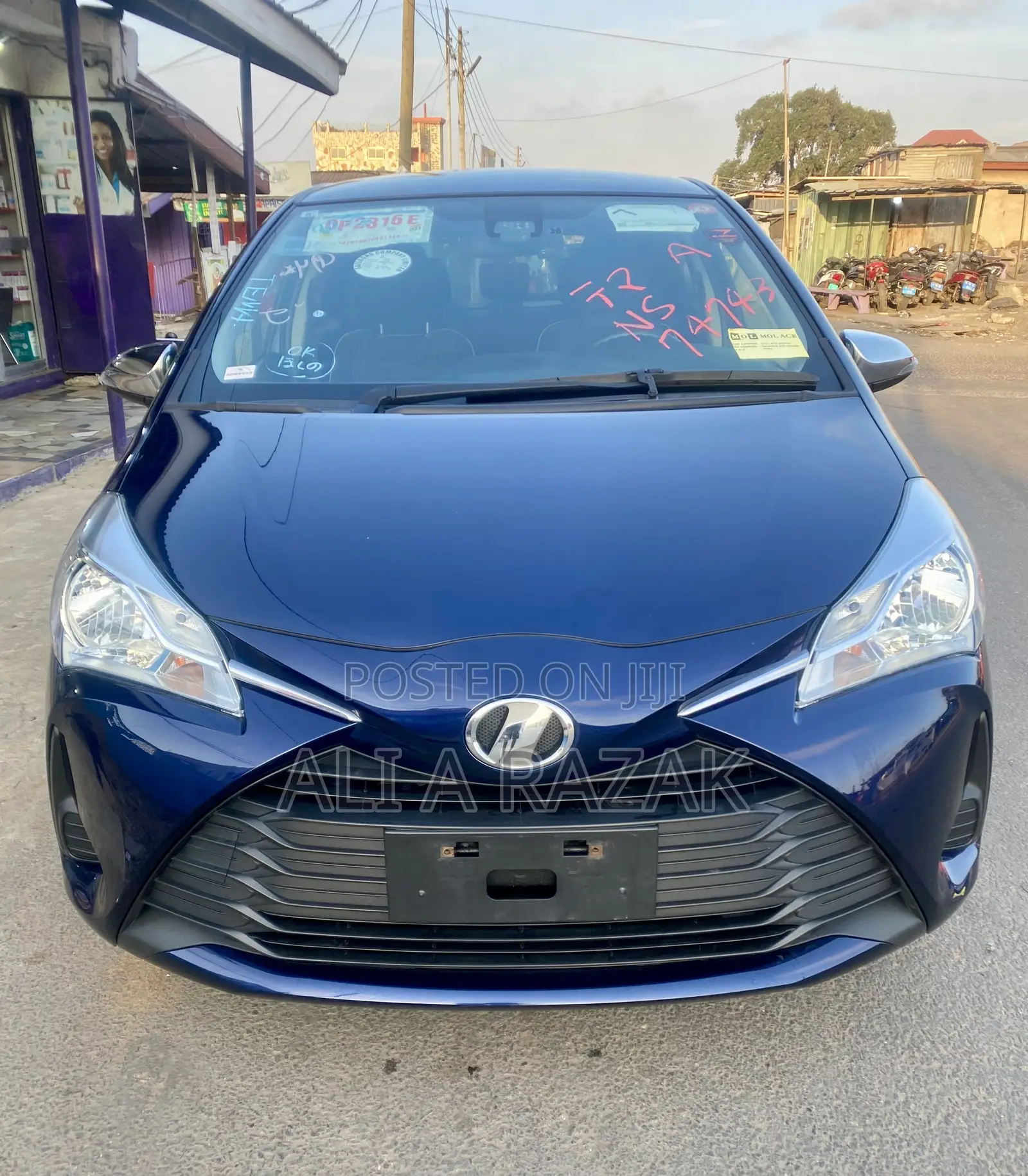 Toyota Vitz 1.3 FWD 5dr 2017 Purple