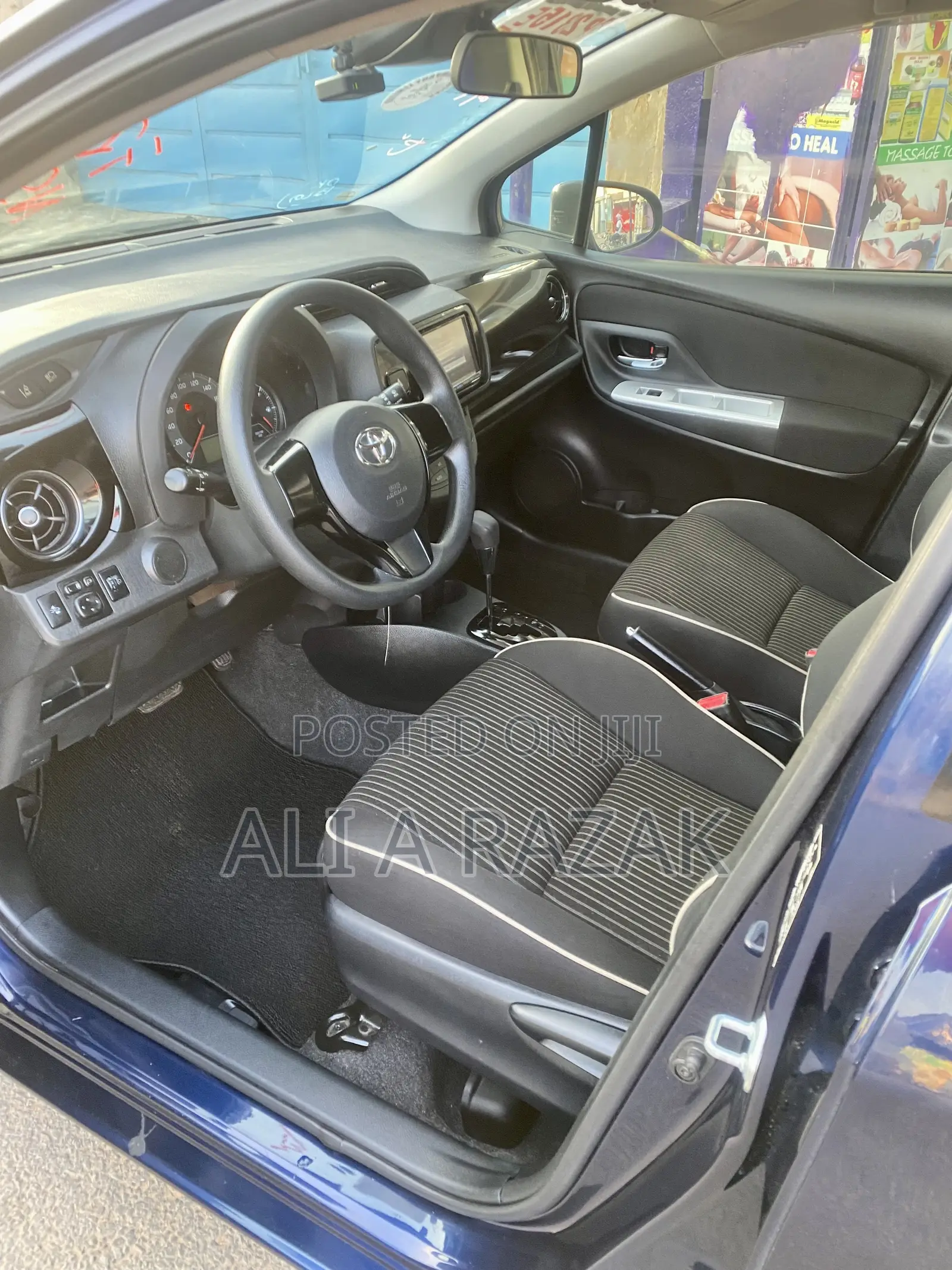 Toyota Vitz 1.3 FWD 5dr 2017 Purple