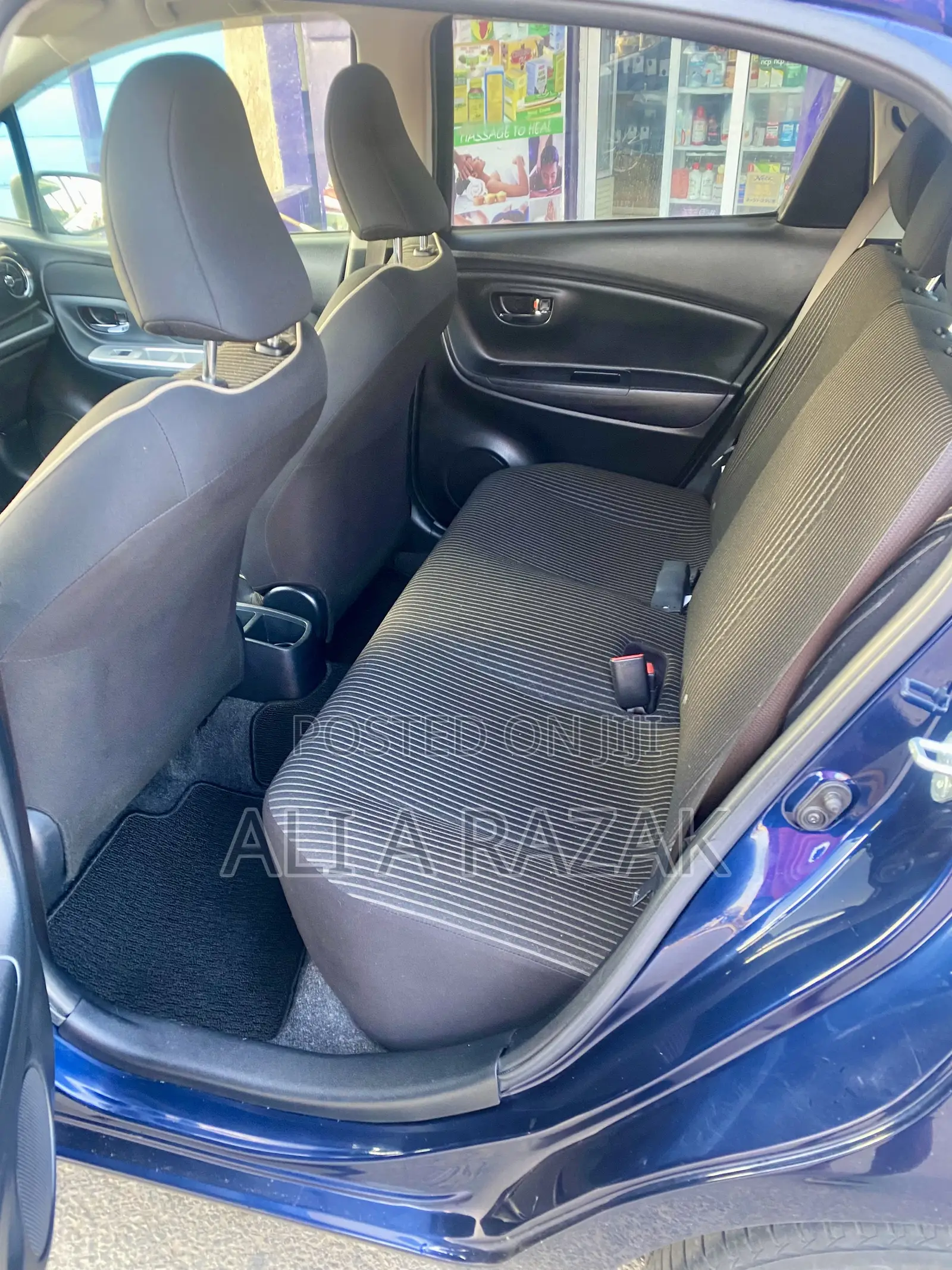 Toyota Vitz 1.3 FWD 5dr 2017 Purple