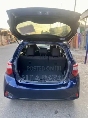 Toyota Vitz 1.3 FWD 5dr 2017 Purple