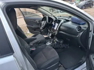 Nissan Versa 1.6 SL 2016 Silver
