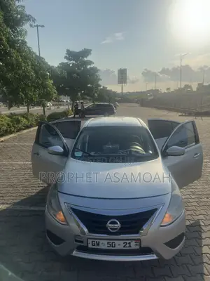 Nissan Versa 1.6 SL 2016 Silver
