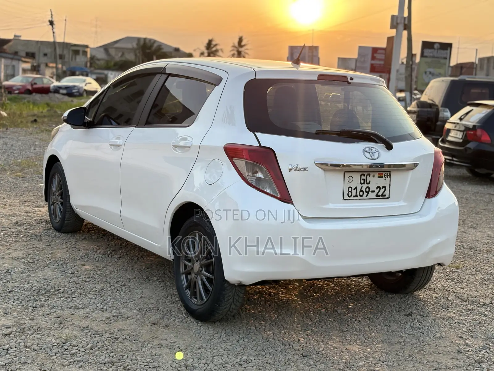 Toyota Vitz 1.3 FWD 5dr 2012 White