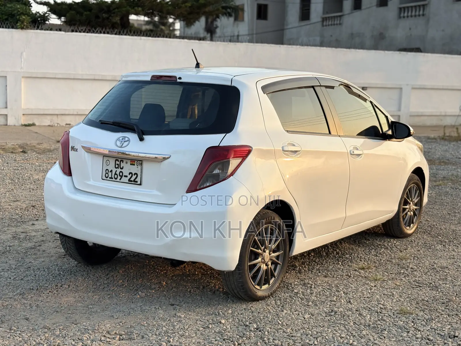 Toyota Vitz 1.3 FWD 5dr 2012 White