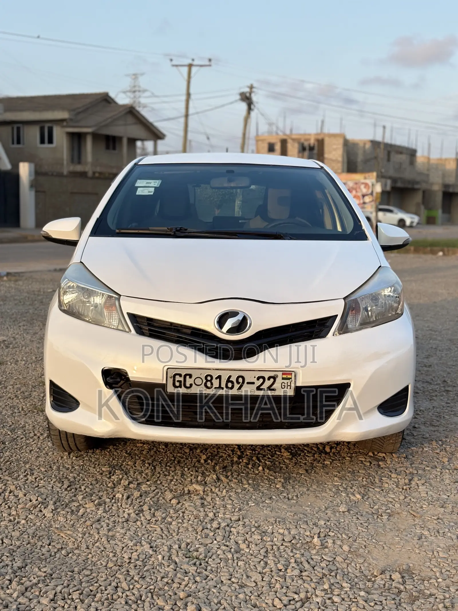 Toyota Vitz 1.3 FWD 5dr 2012 White
